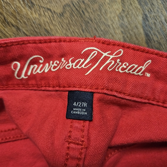 Universal Thread fuchsia midi shorts Size 4/27R - Picture 3 of 3